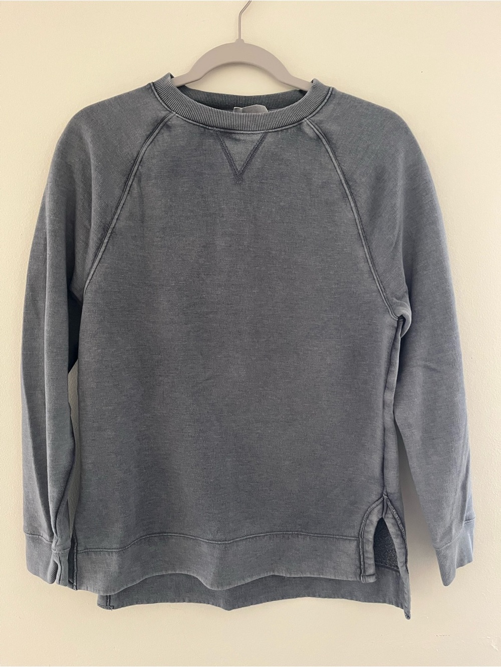 Universal Threads Crew Neck